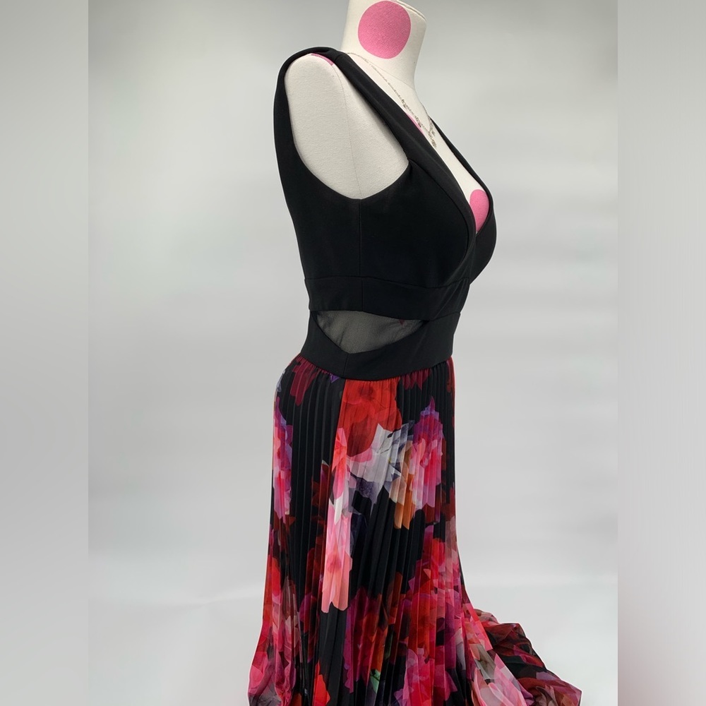 Xscap Pleated Floral-Print Evening Gown Size 4P - Picture 4 of 9